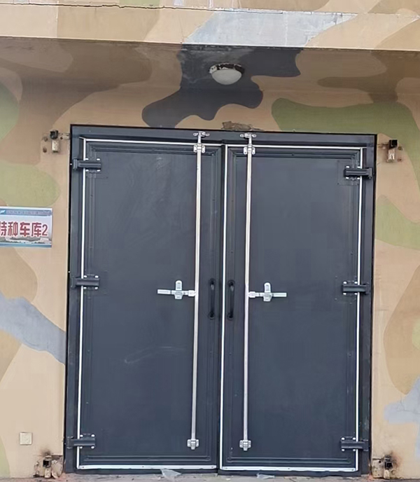 横山工业平开门