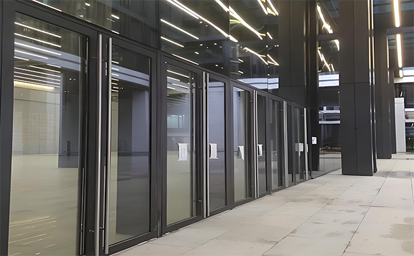 横山玻璃地弹门