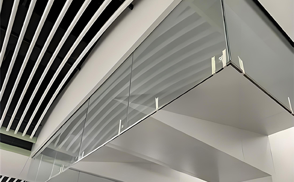 横山玻璃挡烟垂壁