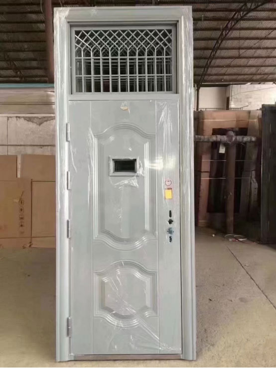 横山学校教室门