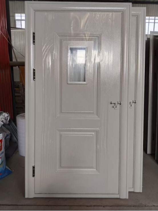 横山学校教室门