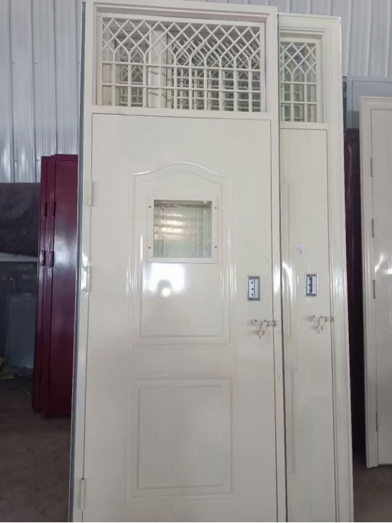 横山学校教室门 横山学校教室门