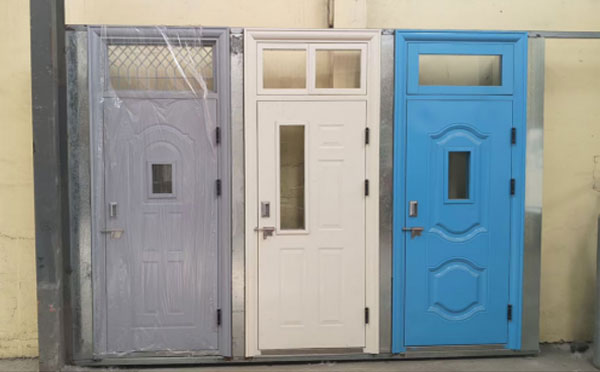 横山学校教室门