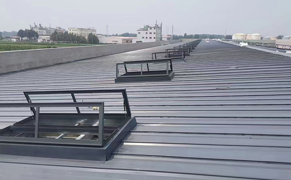 某中学室内体育馆横山排烟窗改造项目