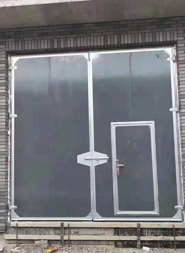 横山工业平开门在大型设备制造车间的应用实例