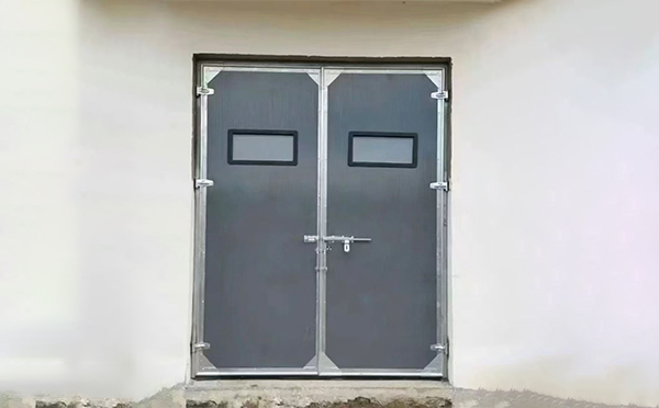 横山工业门在高温作业区域的运行表现