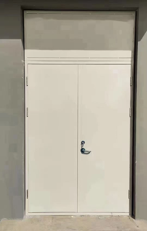 展览馆项目完成大跨度横山防火门安装